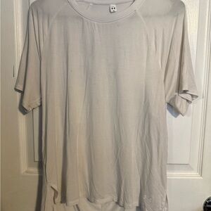 Under Armour White Short Sleeve Tee